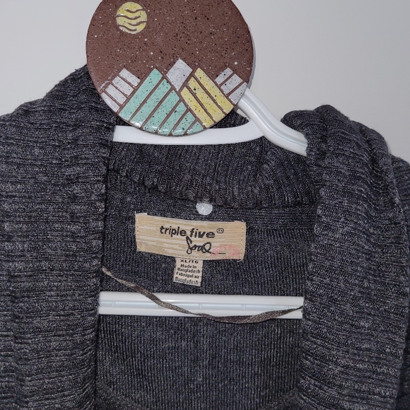 Grey scoop hem cardigan - Picture 3 of 3